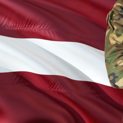 Letonia ia în calcul recrutarea femeilor în armată pentru 2028, ca parte a extinderii efectivelor armate