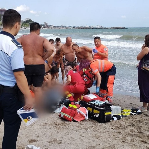 Incident în stațiunea Mangalia: echipaje de intervenție au transportat un pacient la SAJ B2