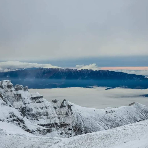Riscul de avalanșe în munții Bucegi scade