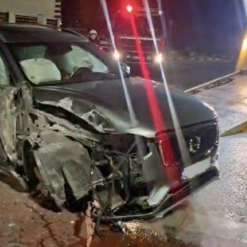 Accident rutier la Botoșani: un Volvo XC90 implicat, în intersecția Împărat Traian cu Octav Onicescu