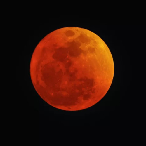 Eclipsa totală de lună, vizibilă în România