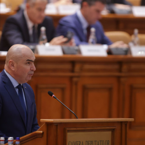 Premierul Ilie Bolojan îndeamnă opoziția să nu blocheze guvernul în fața moțiunilor