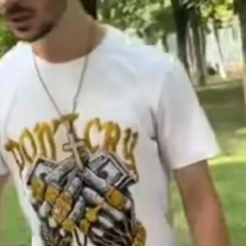 Femeie salvată de tinere într-un parc din București în fața agresorului