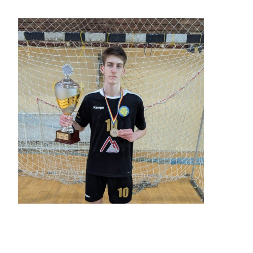 Constanța: tânăr talent în fizică și handbal la Liceul Internațional de Informatică