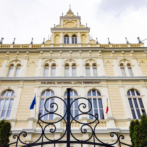 Începe noul an școlar: orele de sosire pentru elevi și înregistrări la CNLR