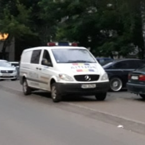 O femeie din Suceava, găsită moartă în casă de vecini după săptămâni de tăcere