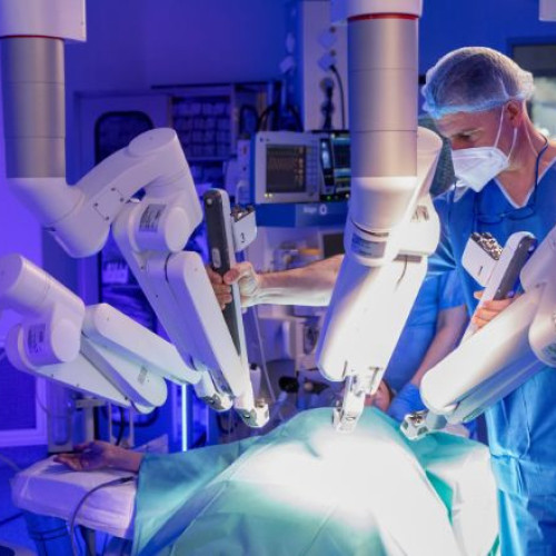 Prostatectomie robotică la Spitalul Clinic SANADOR: recuperare rapidă și rezultate excelente