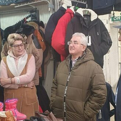 Primarul Sucevei, Ion Lungu, asigură comercianții din Bazar că nu vor suporta cheltuielile cu încălzirea FOTO: "Nu vor plăti încălzirea Bazarului!