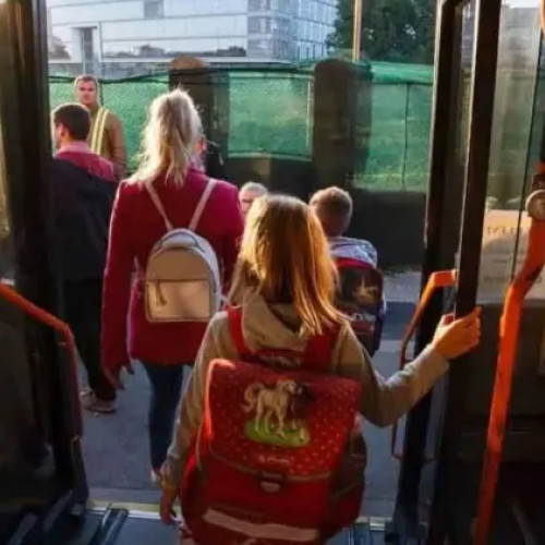 Transport promis pentru elevi la Cluj-Napoca, în prima zi de școală, neîndeplinit