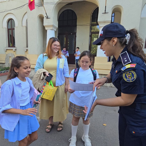 Polițiștii din Constanța la deschiderea noului an școlar la Colegiul Național Pedagogic Constantin Brătescu