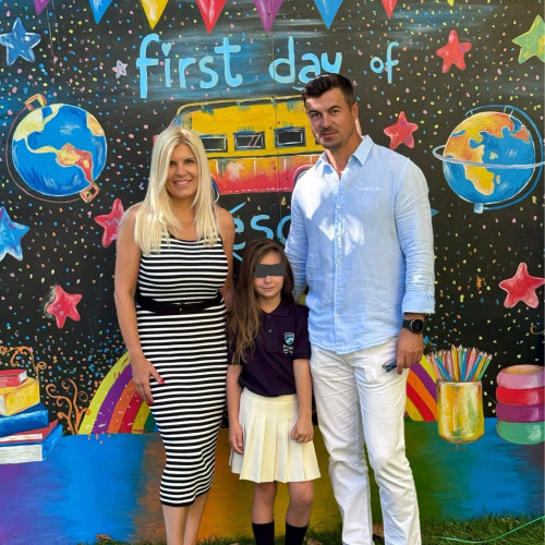 Elena Udrea, fost ministru al Turismului, la începutul anului școlar alături de Eva