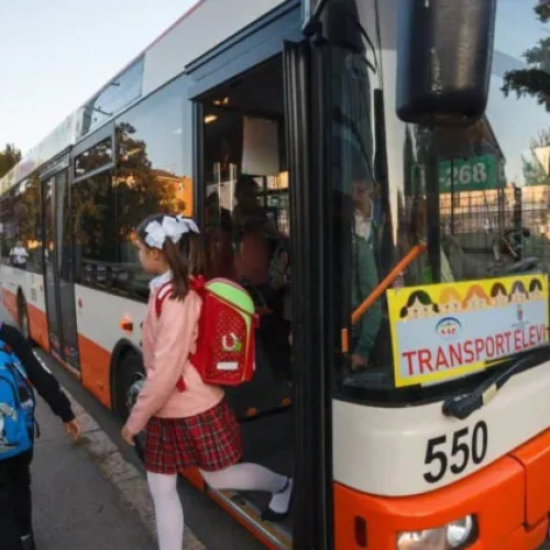 Controverse la prima zi de școală la Școala Ion Creangă din Cluj-Napoca privind transportul școlar