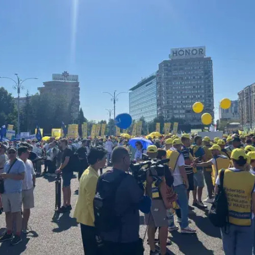 Ziua școlii fără festivități în Piața Victoriei, în contextul protestelor cadrelor didactice