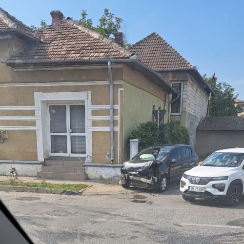 Accident în Alba Iulia la intersecția Petru Maior cu Vasile Alecsandri, fără persoane rănite