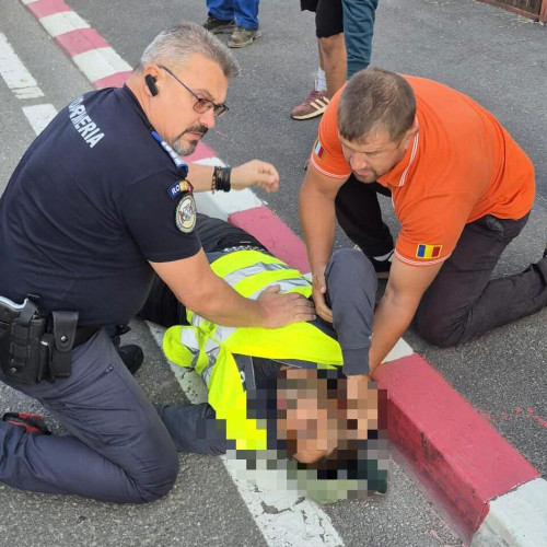 Jandarmi din Săcele intervin pentru acordarea primului ajutor după incidentul cu autoutilitara