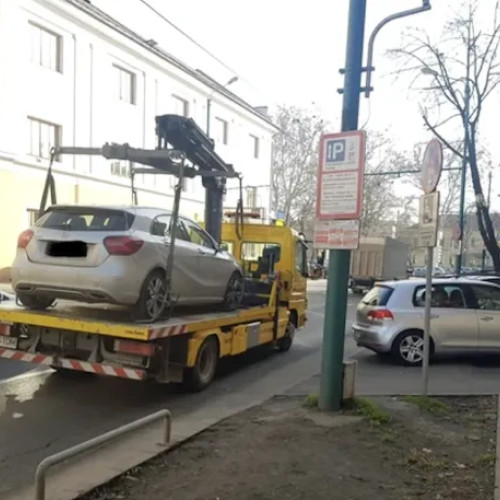 Parcări ilegale pe strada Fabricii de Zahăr din Cluj-Napoca atrag atenția autorităților