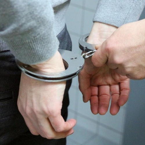 Cinci persoane cu mandate aduse în țară, printre care un tânăr din Galați urmărit internațional