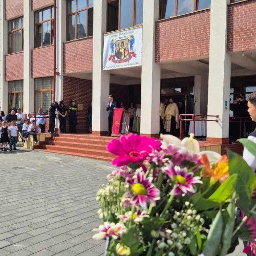 Noul an școlar începe cu o mică ceremonie la Seminarul Teologic Ortodox Sfântul Simion Ștefan din Alba Iulia