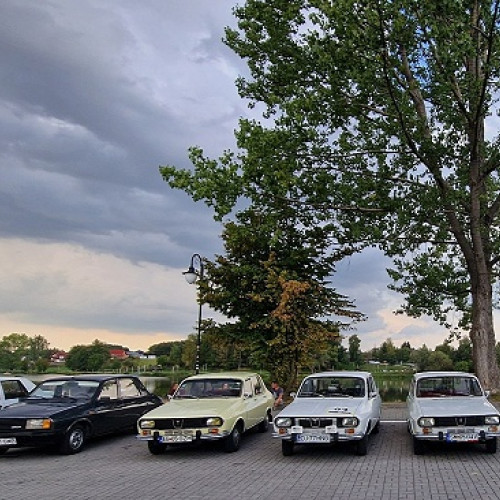 Întâlnirea Drum Bun în Polonia: Parada autoturismelor de epocă românești