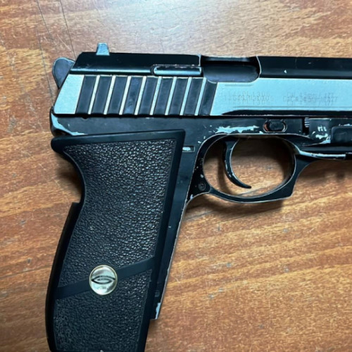 Descoperire la frontiera de la Oancea: armă neletală ascunsă în autoturism înmatriculat în Republica Moldova