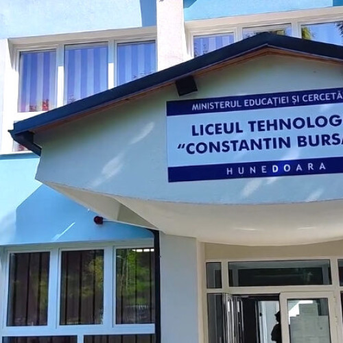 Hunedoara: liceul tehnologic Constantin Bursan, reabilitat prin finanțare europeană de aproape 5 milioane de euro
