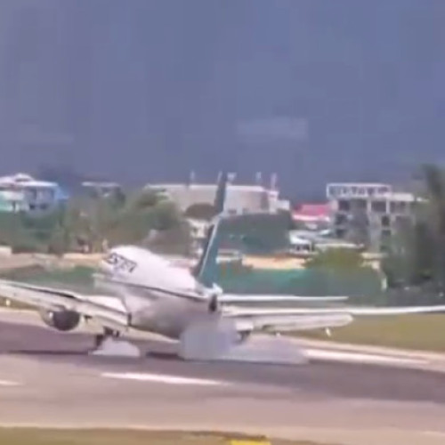 Aterizare cu emoții în Caraibe după desprinderea trenului de aterizare al unui avion din Canada