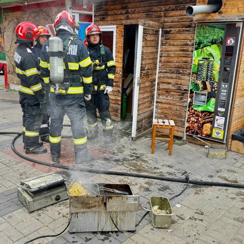 Incendiu într-un chioșc din Botoșani; tânăra de 19 ani a fost transportată la spital