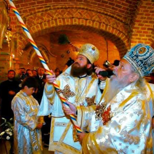 Baia Mare marchează 22 de ani de la târnosirea demisolului Catedralei Episcopale Sfânta Treime