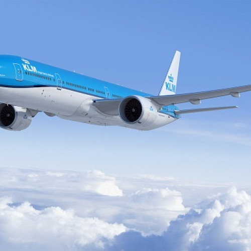 KLM anulează 100 de zboruri miercuri din cauza grevei la sol; negocierile cu sindicatele continuă
