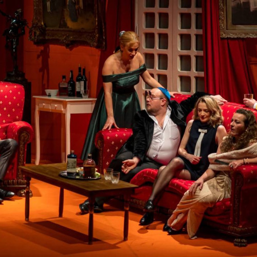 Teatrul Municipal Tony Bulandra deschide o nouă stagiune cu „Fiică de weekend”