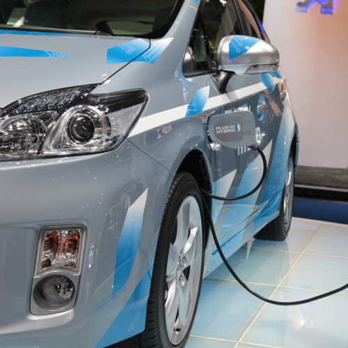 Piața auto din Iași se reorientează: hibridele depășesc benzina