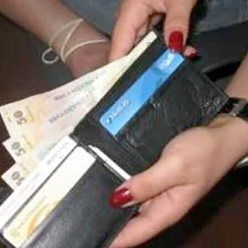 Poliția Hunedoara identifică suspectul în cazul furtului unui portofel cu 22.000 de lei