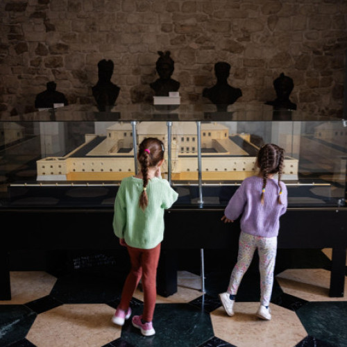 Atena Dorata avariată în Jesolo; restaurare în curs