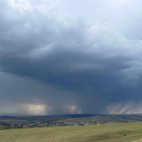 ANM emite Cod Galben pentru ploi și vânt în Alba și alte județe