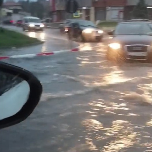 Averse, vânt intens și coduri galbene, avertisment pentru majoritatea regiunilor