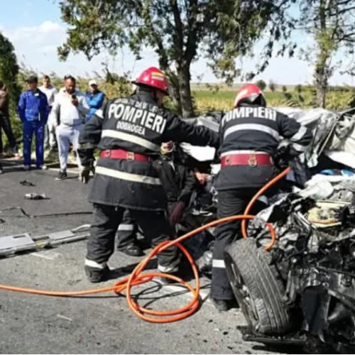 Accident în Coșava: dubă a Jandarmeriei cu fost director SIS implicată într-un TIR