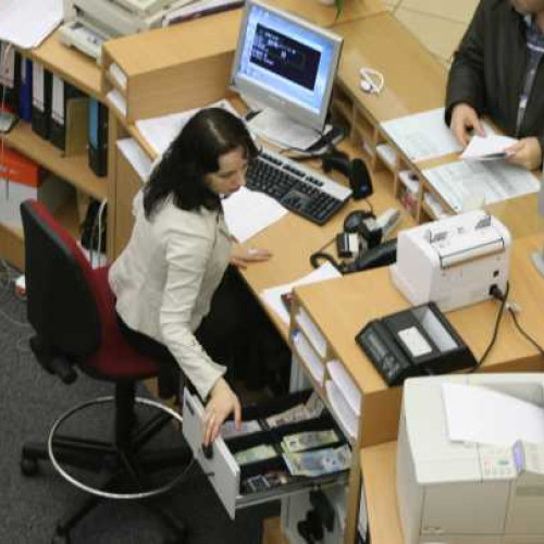 Bolojan propune reduceri de posturi în administrația botoșăneană