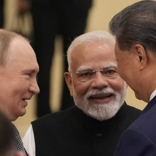 Trump cere UE să impună tarife de până la 100% asupra Indiei și Chinei