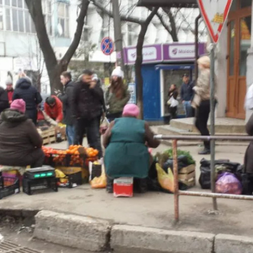 Clujenii reclamă depozitarea legumelor pe bordură pe Dunării și în Piața Mărăști