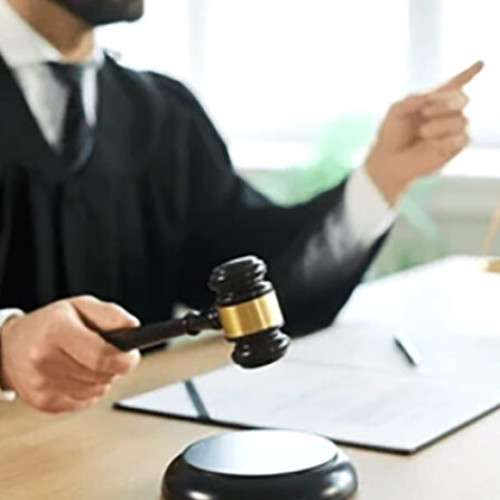 Judecătoria Deva respinge ordinul de protecție într-un divorț tensionat