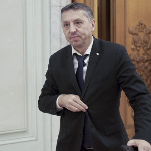 AUR depune moțiune împotriva ministrului Educației Daniel David