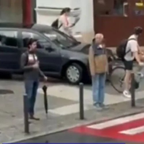 Șoferul care a circulat pe pietonal în Piața Unirii, amendat