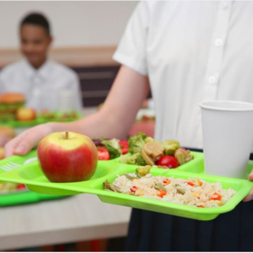 Masă sănătoasă ajunge la peste 14.000 de elevi în 2025–2026