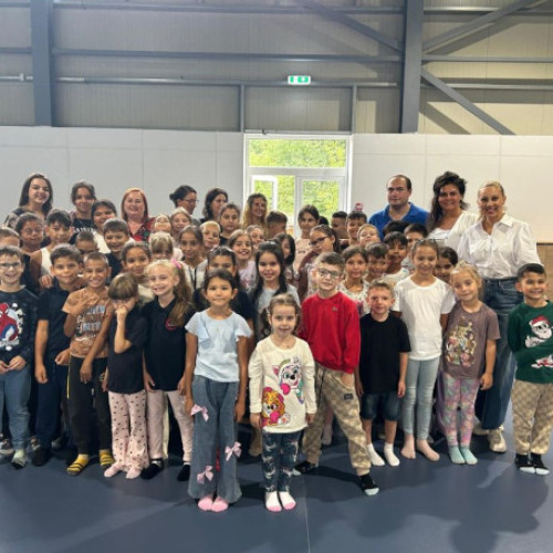 Centrul de Zi din Oradea oferă ghiozdane pentru 60 de copii