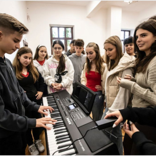 BeatAgora se extinde în cinci orașe, oferind instrumente elevilor