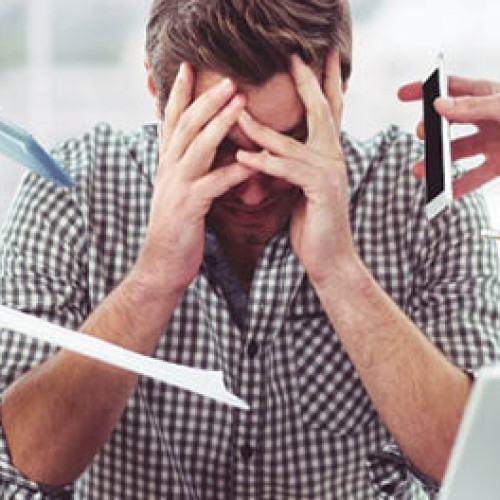 Stresul și burnout-ul: diferențe, simptome și gestionare