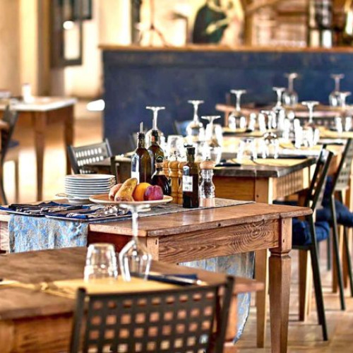 Guvernul avertizează: majorarea TVA în HoReCa ar lovi turismul intern