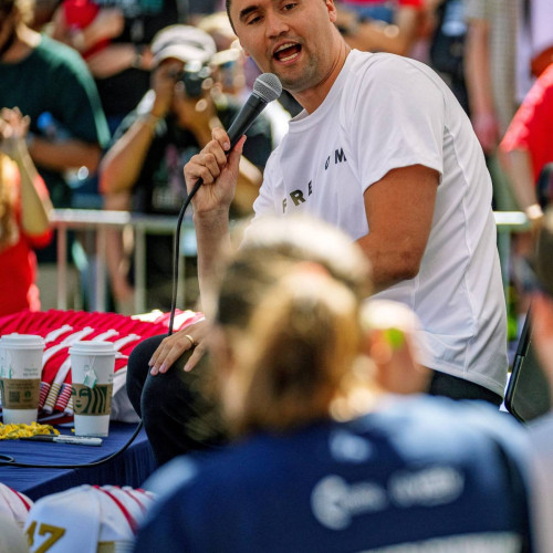 Activist conservator Charlie Kirk împușcat la un eveniment în Utah