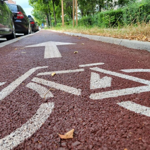 Bistrița implementează proiect COPE cu rasteluri de biciclete în școli