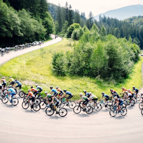 Turul României pornește cu 150 de cicliști din 13 țări